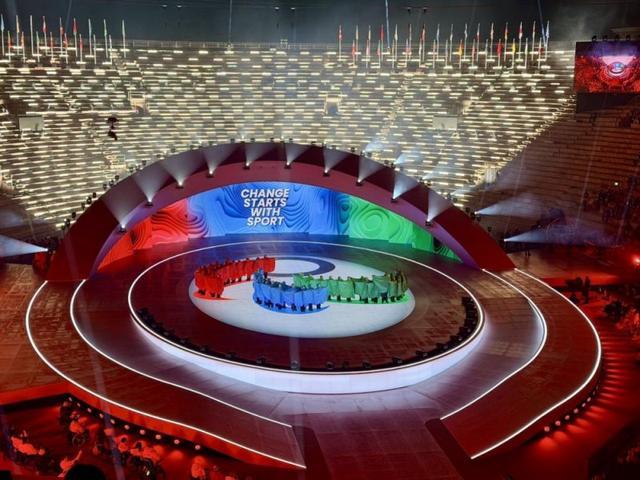 奇异果app-生命律动！古罗马角斗士竞技场见证米兰冬残奥会开幕式｜米兰冬残奥会特别报道